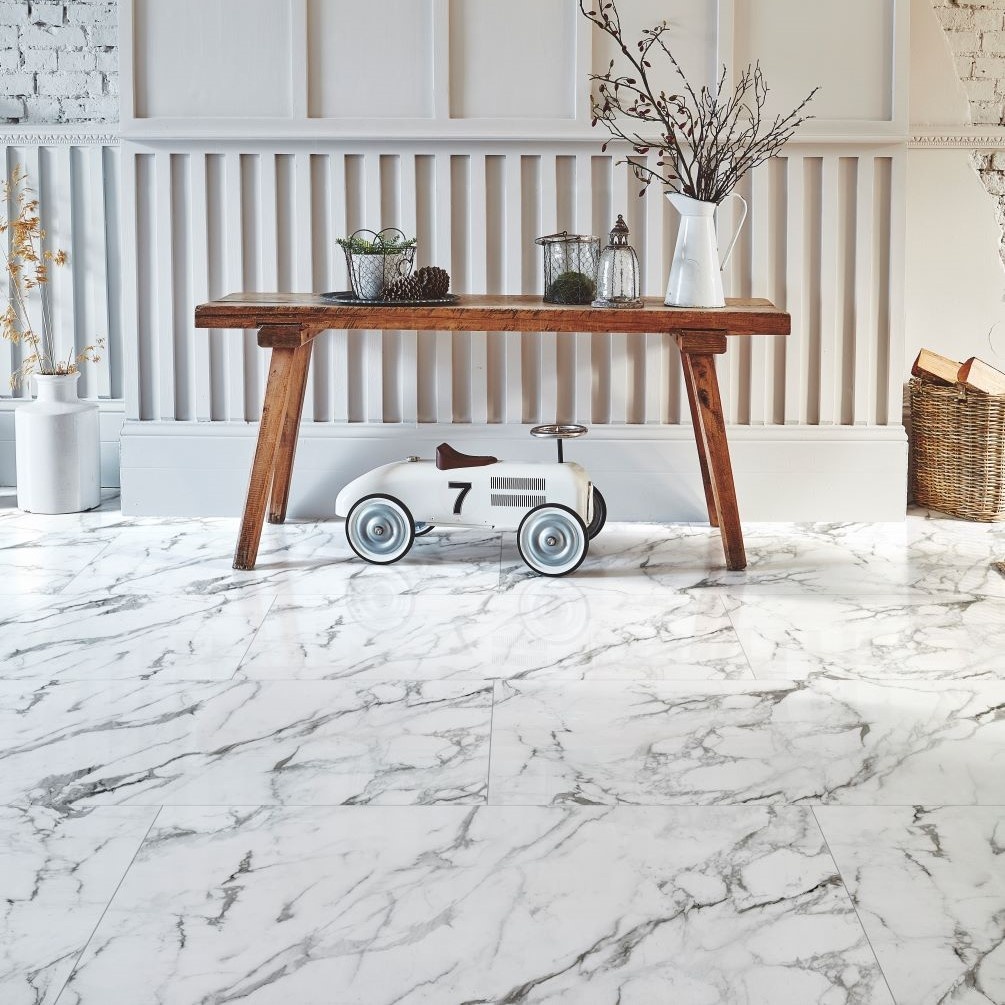 Lifestyle image of Minérale Italian Collection Michelangelo